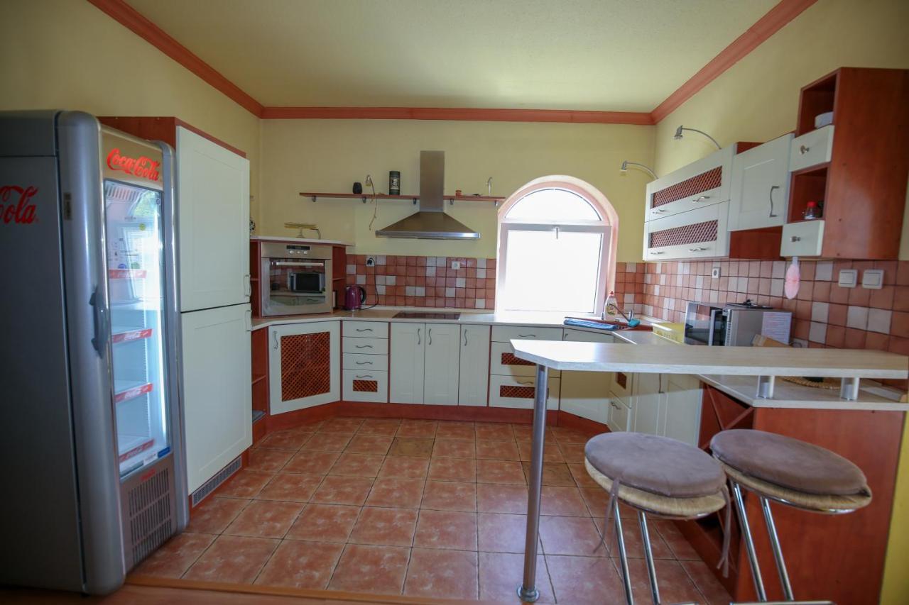 Villa Ametyst Štúrovo 外观 照片