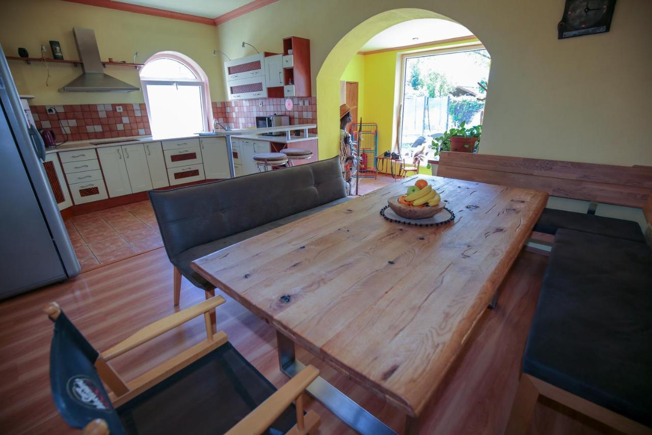Villa Ametyst Štúrovo 外观 照片