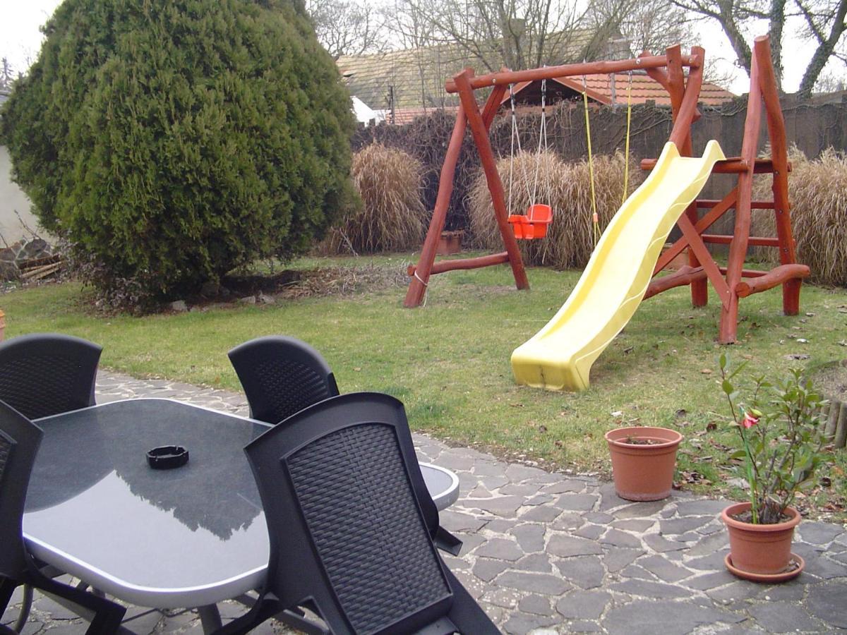 Villa Ametyst Štúrovo 外观 照片